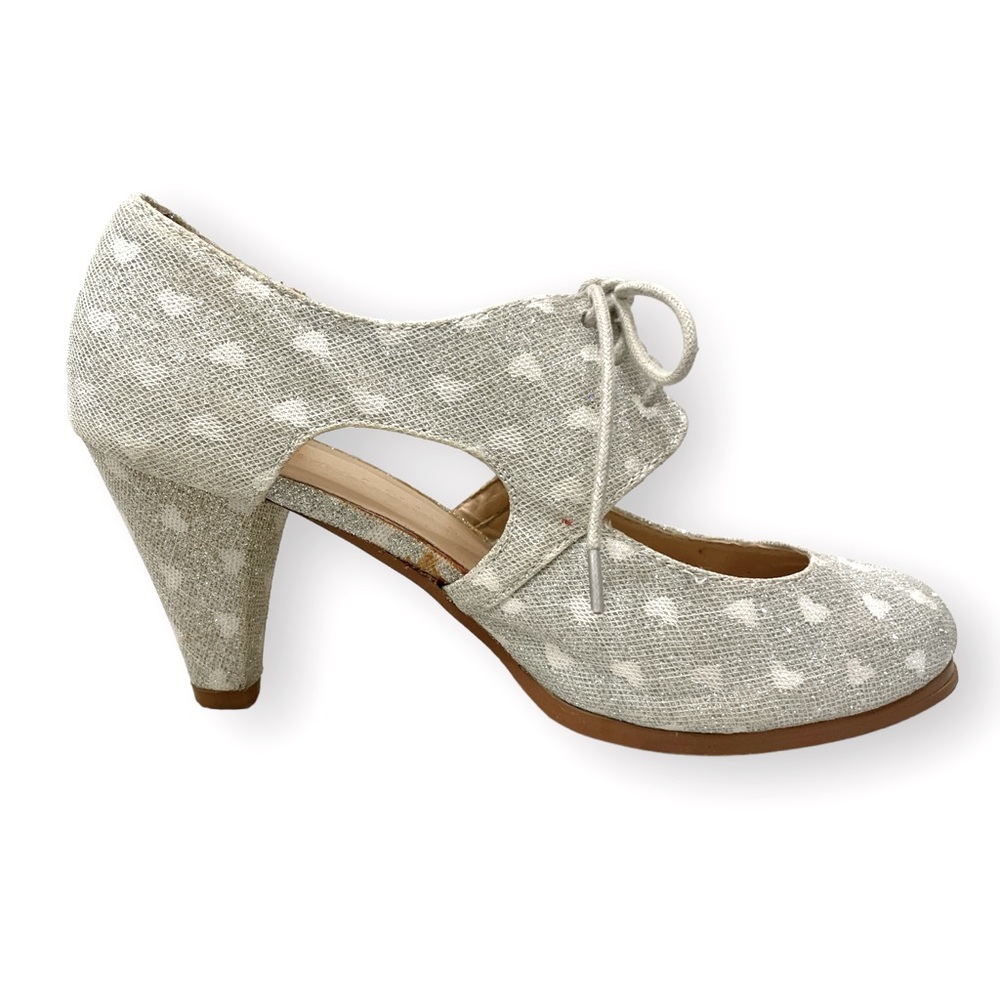 Chase & Chloe Dora 3A Silver Sparkle with Mini Heart Round Toe Heels